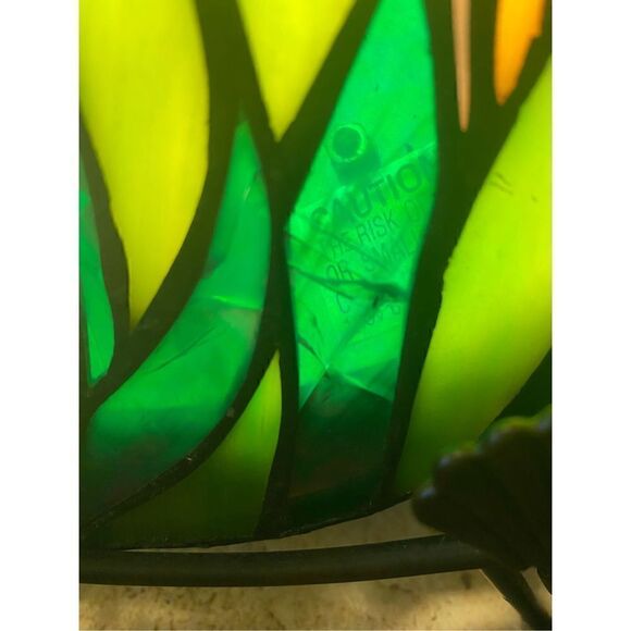 Dragonfly Floral Round Stain Leaded Glass Plate Lamp - Picture 3 of 16